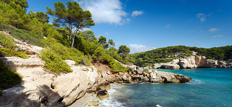 Las calas más bonitas de Menorca (y entre las más bellas del Mediterráneo)